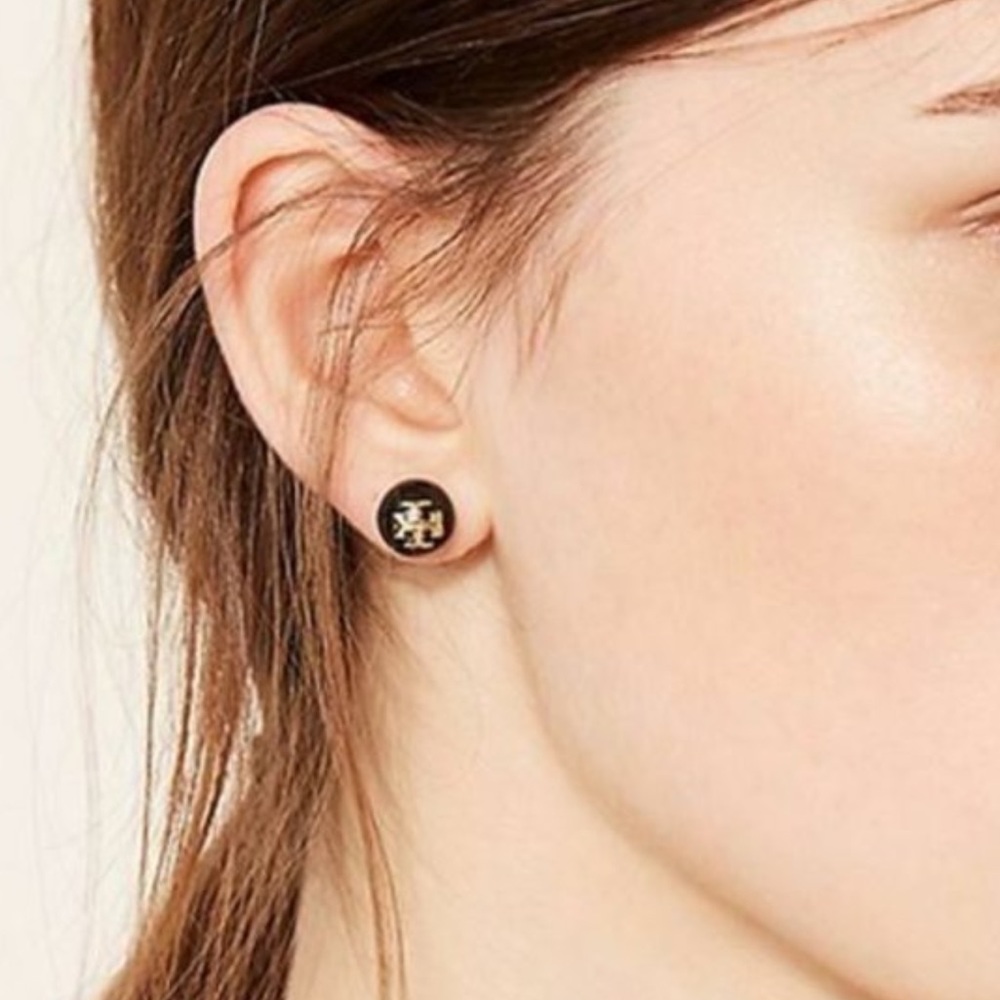 TORY BURCH T LOGO BLACK CRYSTAL PEARL STUD EARRING - Picture 6 of 8